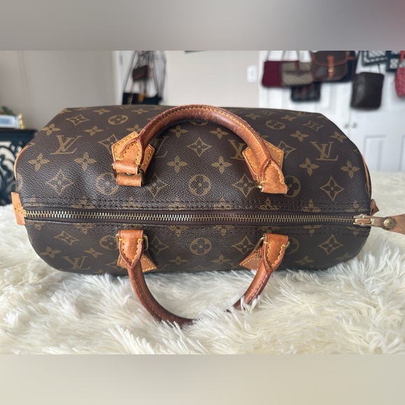 Louis Vuitton Monogram Speedy 30 - Picture 6 of 16